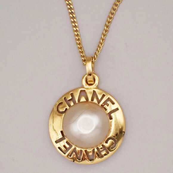 CHANEL CC Logo Imitation Pearl Chain Pendant Necklace Gold France 32RL269 - Picture 2 of 15